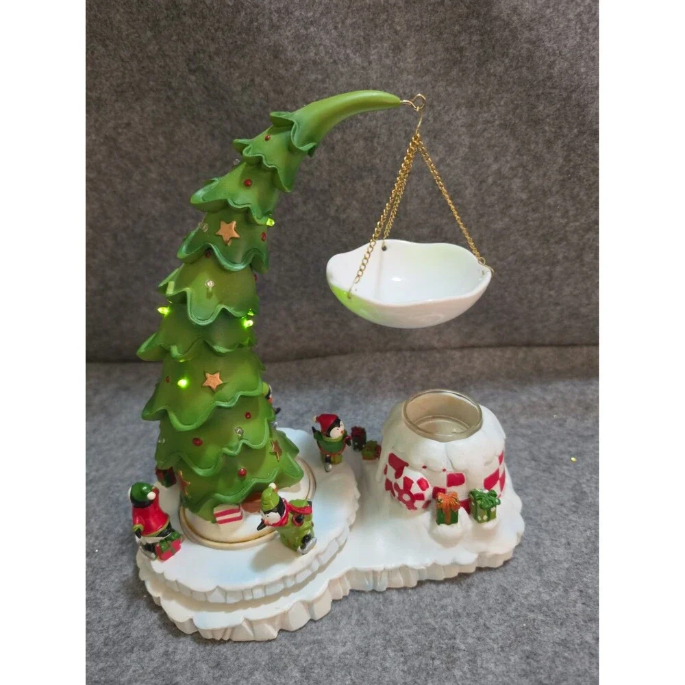 RARE YANKEE CANDLE CHRISTMAS HANGING TART WARMER LIGHTED AND MUSICAL. READ